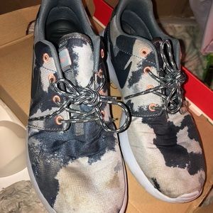 WMNS NIKE ROSHERUN PRINT